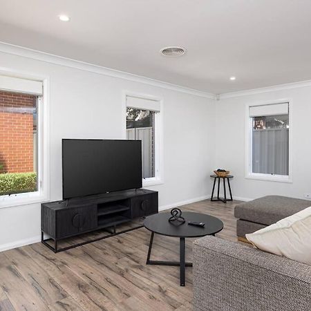 Stylish Urban Getaway In The Heart Of The City Villa Wagga Wagga Eksteriør bilde